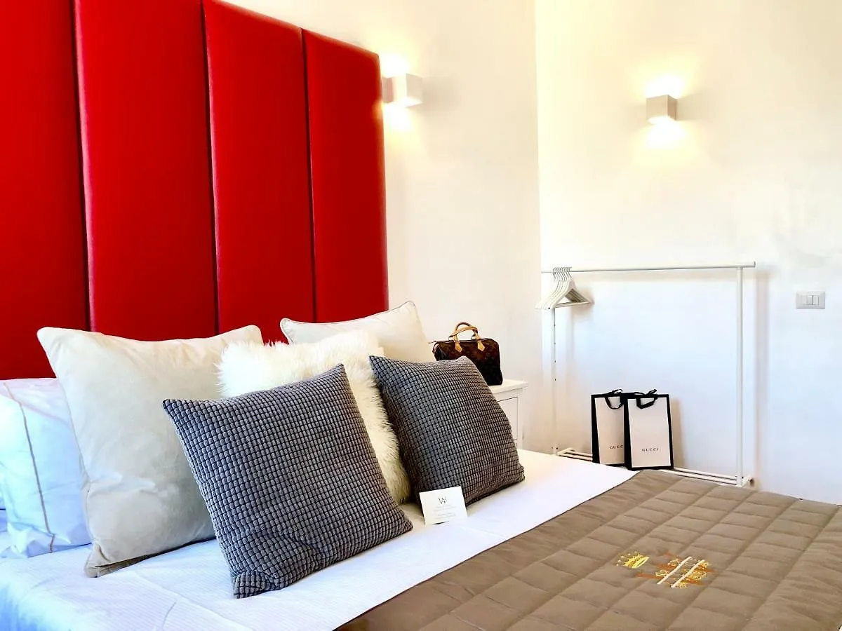 Heart Palace Fontana Di Trevi Apartment Rome 0*,  Italy